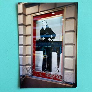 Zoe Caldwell Signed Photo 4”X6” Picture Oustide Master Class On Broadway 1995